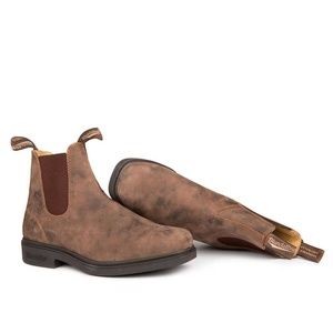 Blundstone Chisel Toe Boots in rustic brown leather